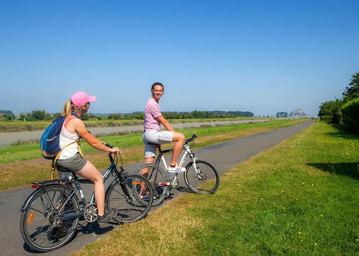 Les Pommiers Du Mont Saint Michel Camping