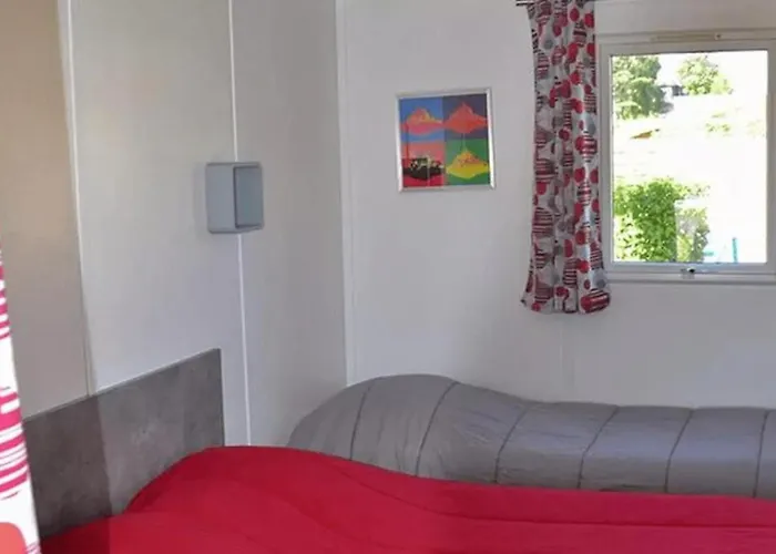 Camping Les Pommiers Du Mont Saint Michel Beauvoir (Manche)