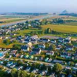 Les Pommiers Du Mont Saint Michel Beauvoir (Manche)