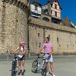 Les Pommiers Du Mont Saint Michel