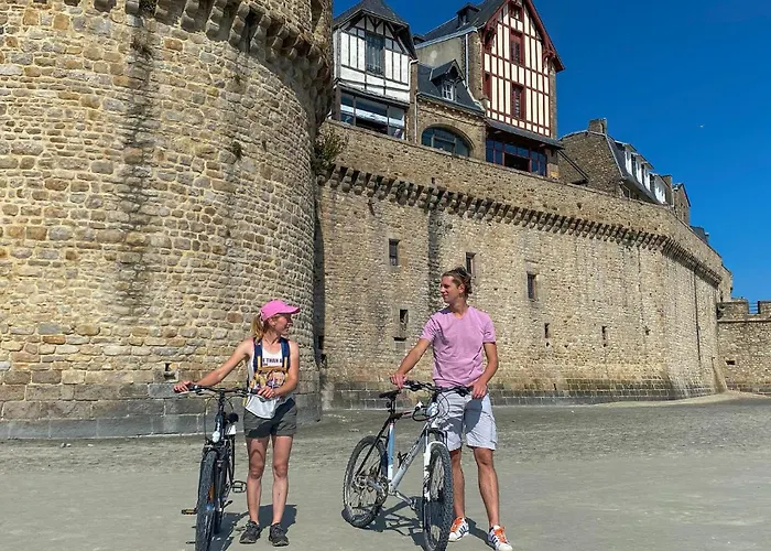 Les Pommiers Du Mont Saint Michel